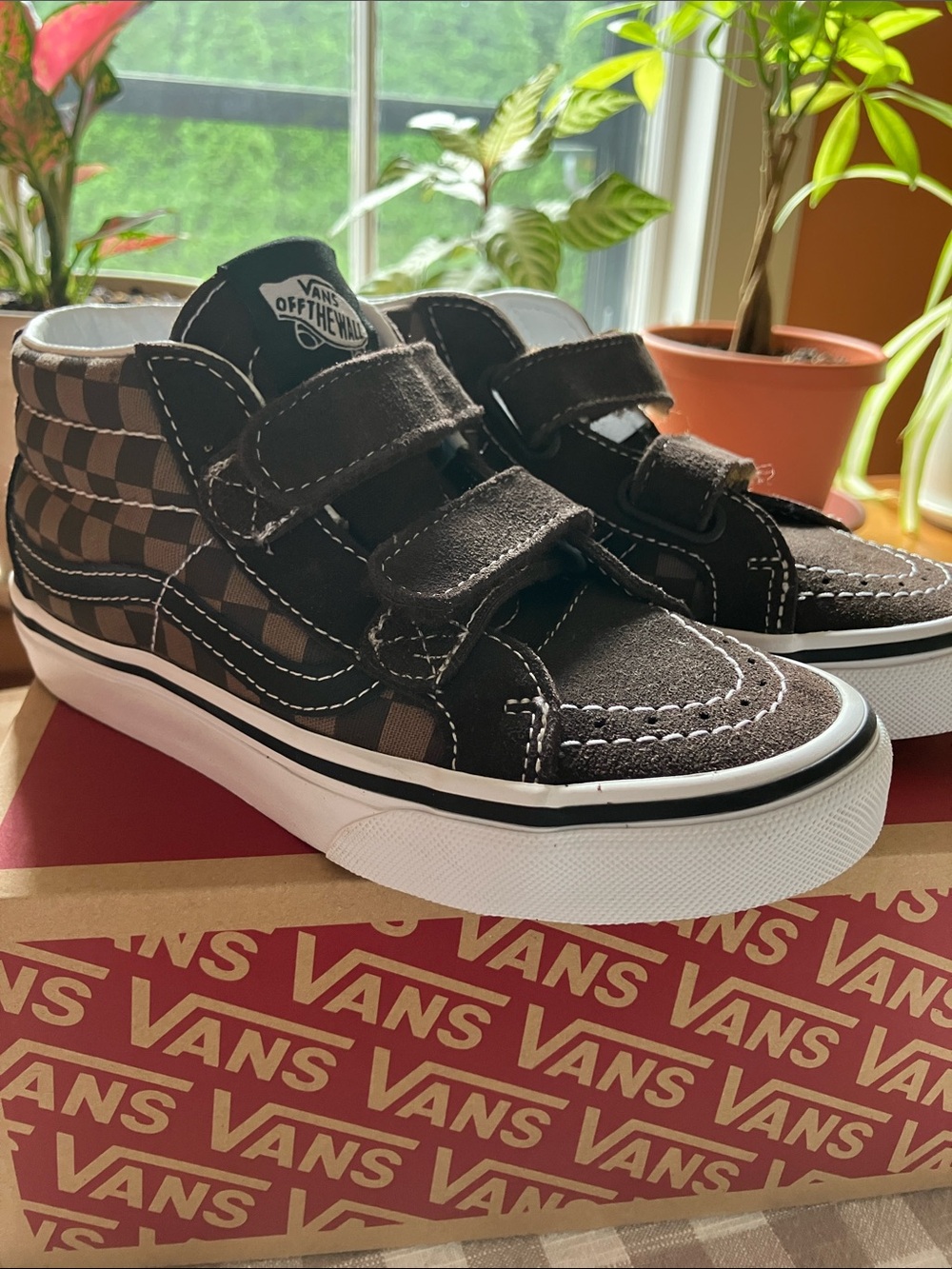 Vans Brown Checkerboard Low-Top Sneakers